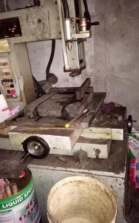 转让正常加工线切割机床4台,穿孔机一台