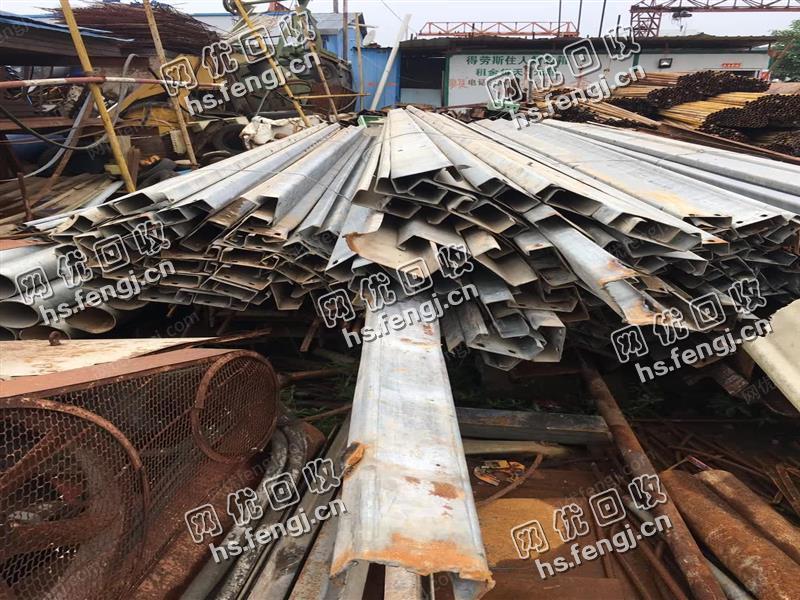 湖北宜昌地区出售8-9米长Ｃ形钢