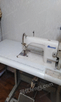 平缝机也叫平车，通称单针平缝机