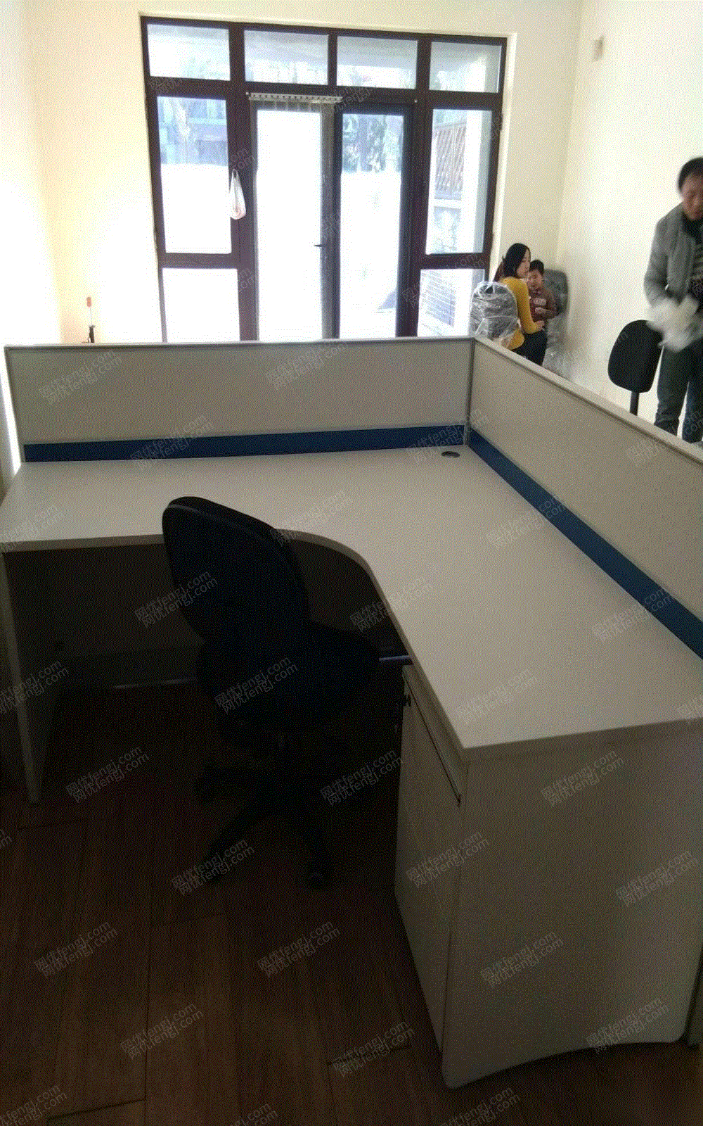 大量库存积压办公桌椅全套办公家具低价处理 其他库存物资回收