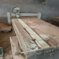雕刻加工厂处理大量雕刻机和数控木工车床