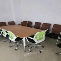 出售办公9成新办公桌椅数套，价格面议