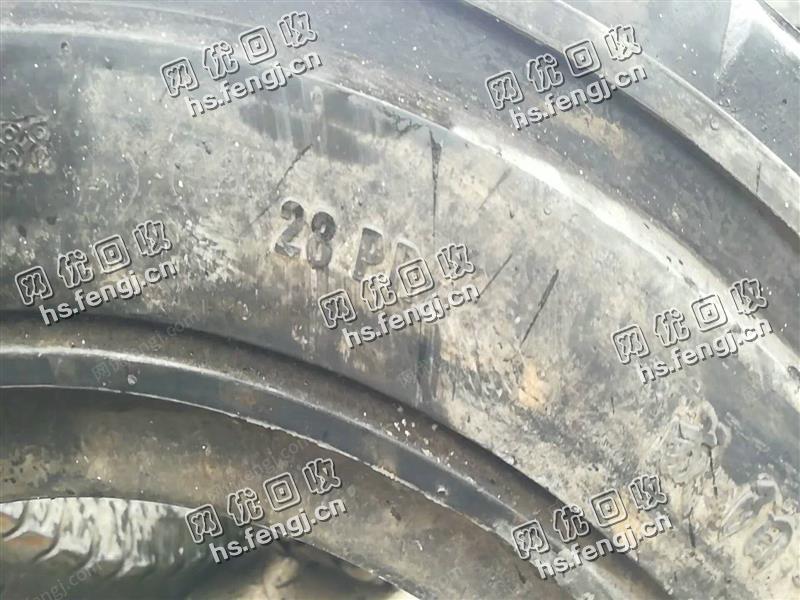 南京地区出售26条2吨重的铲车轮胎