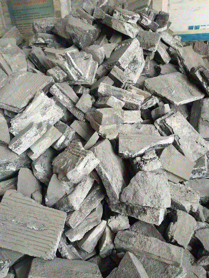 铝厂废旧碳化硅砖出售