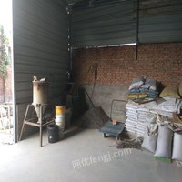 西安未央区北郊塑料厂转让7成新150/120吨注塑机各一台，模具10多套配套设备破碎机、烘干机运料小车等