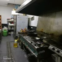 餐饮店设备整体转让，烧烤架，煲仔炉，大灶，冰箱冰柜，铁板炸锅，桌椅，等