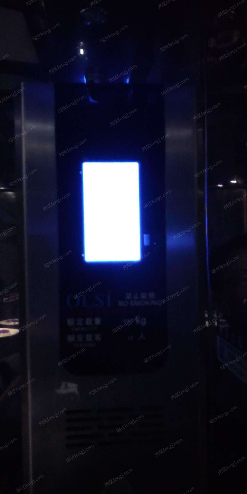 湖南奥迪斯4层楼电梯处理，没拆的。可乘10人，800KG载重，花洒有50套