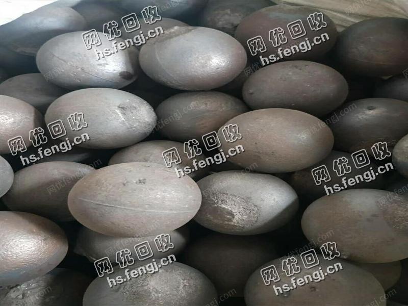 内蒙呼和浩特地区出售500吨含1.5个铬钢球