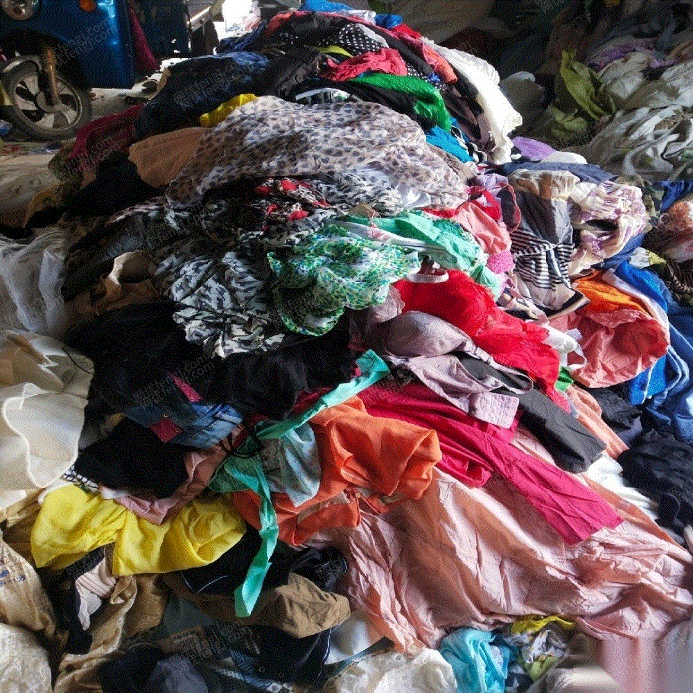 常年高价大量回收旧衣服,旧鞋