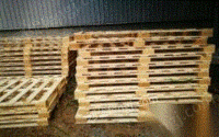 苏州地区回收二手木托盘.木箱.木架光伏托盘