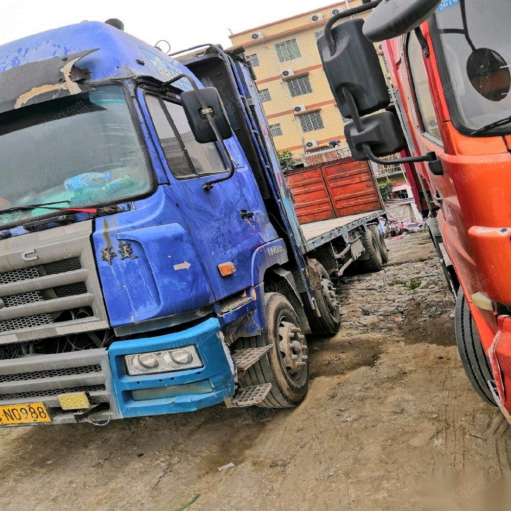 出手09年华凌牌前四后八 货车4.5万元