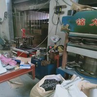 天津河东区没做了出售1台锦九州100吨橡胶硫化机加24套模具，裁胶机，工作台是600×600 打包价25000元 打包卖