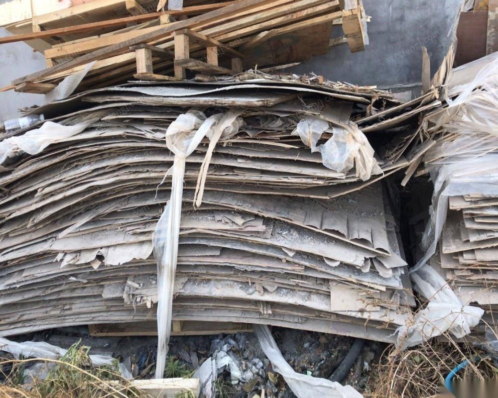 天津宝坻区 出售破木材 木板木头 每个礼拜3-4吨 另有废塑料现货5-6吨