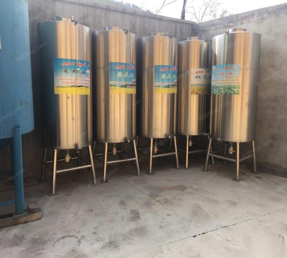 新疆博尔塔拉蒙古自治州食用油储存罐出售
