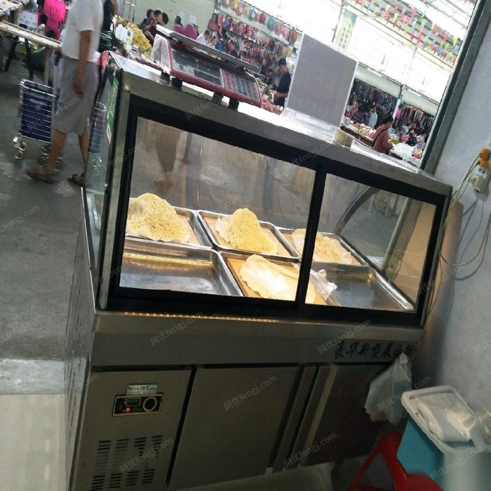 海南东方出售鲜面条，饺子皮，馄饨皮加工一体机。和面机，展示柜 8800元