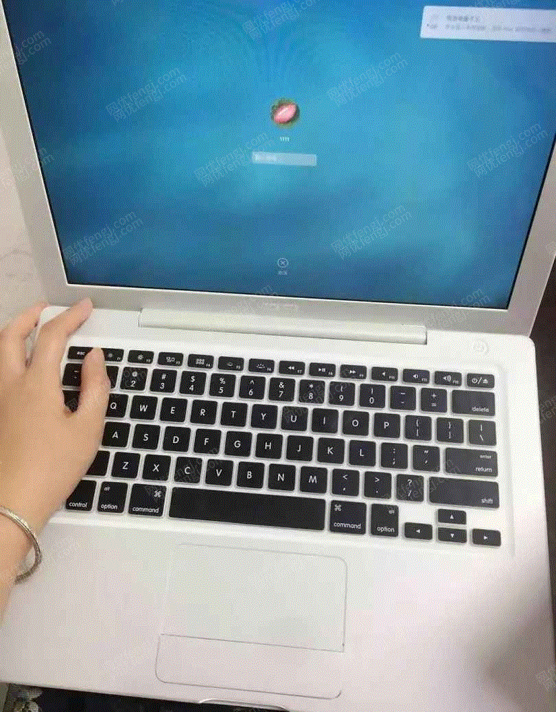 苹果笔记本电脑出售