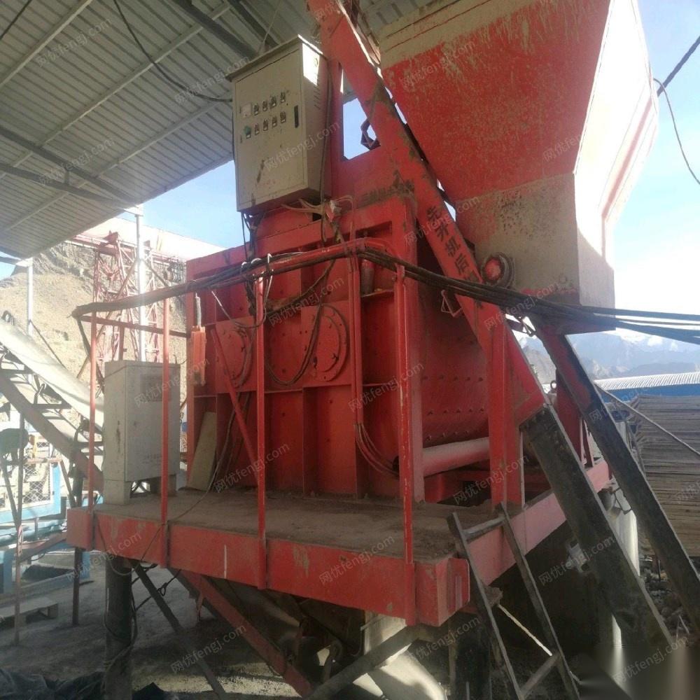 西藏拉萨因拆迁出售全套全自动制砖机 两个手摇叉车 一台装料铲车 看货议价,可单卖.