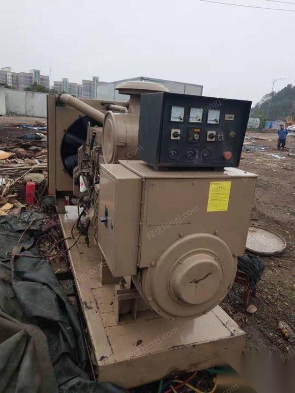重庆渝北区出售1台300KW康明斯柴油发电机 出售价70000元