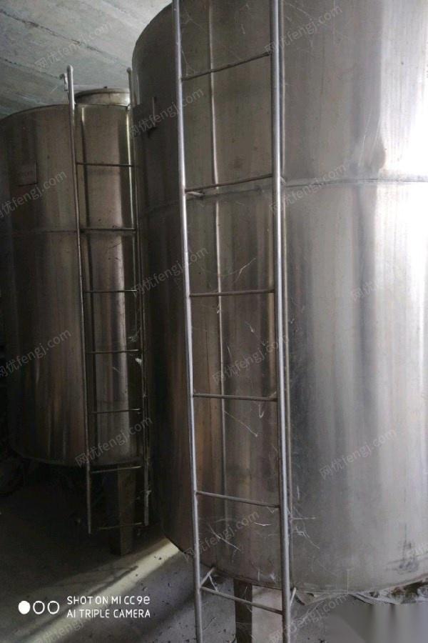 北京东城区出售不锈钢酒罐 4吨5个 2吨的6个