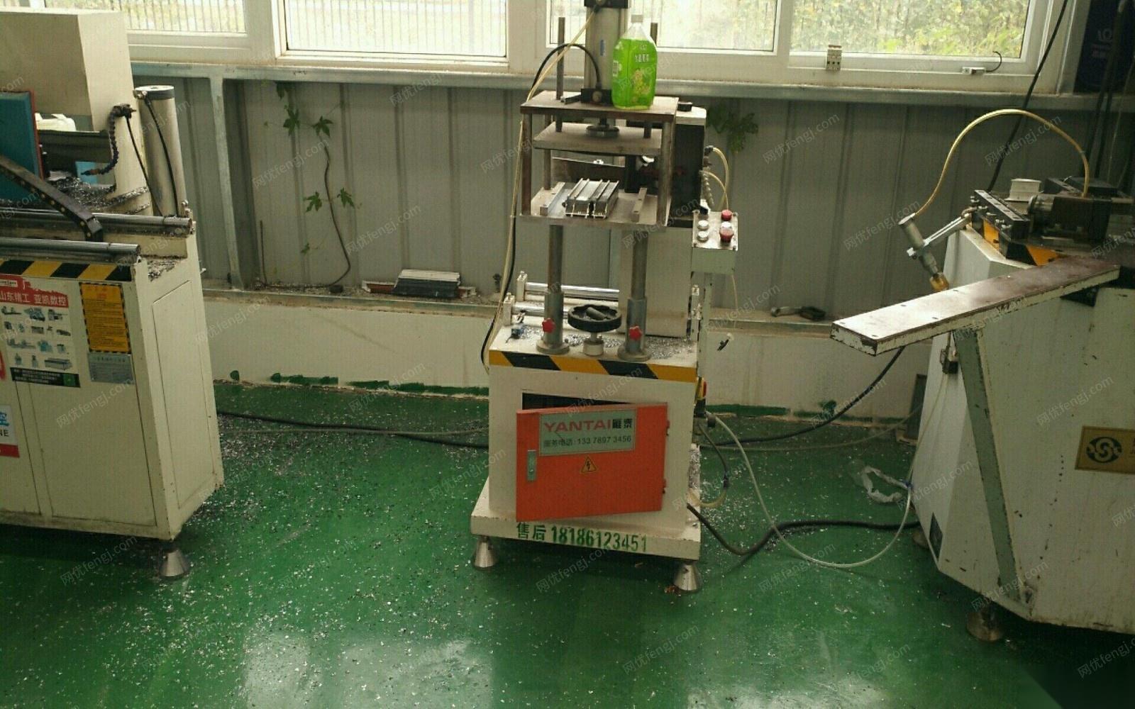 湖北武汉有多余的机器出售窗纱一体生产设备 5万元