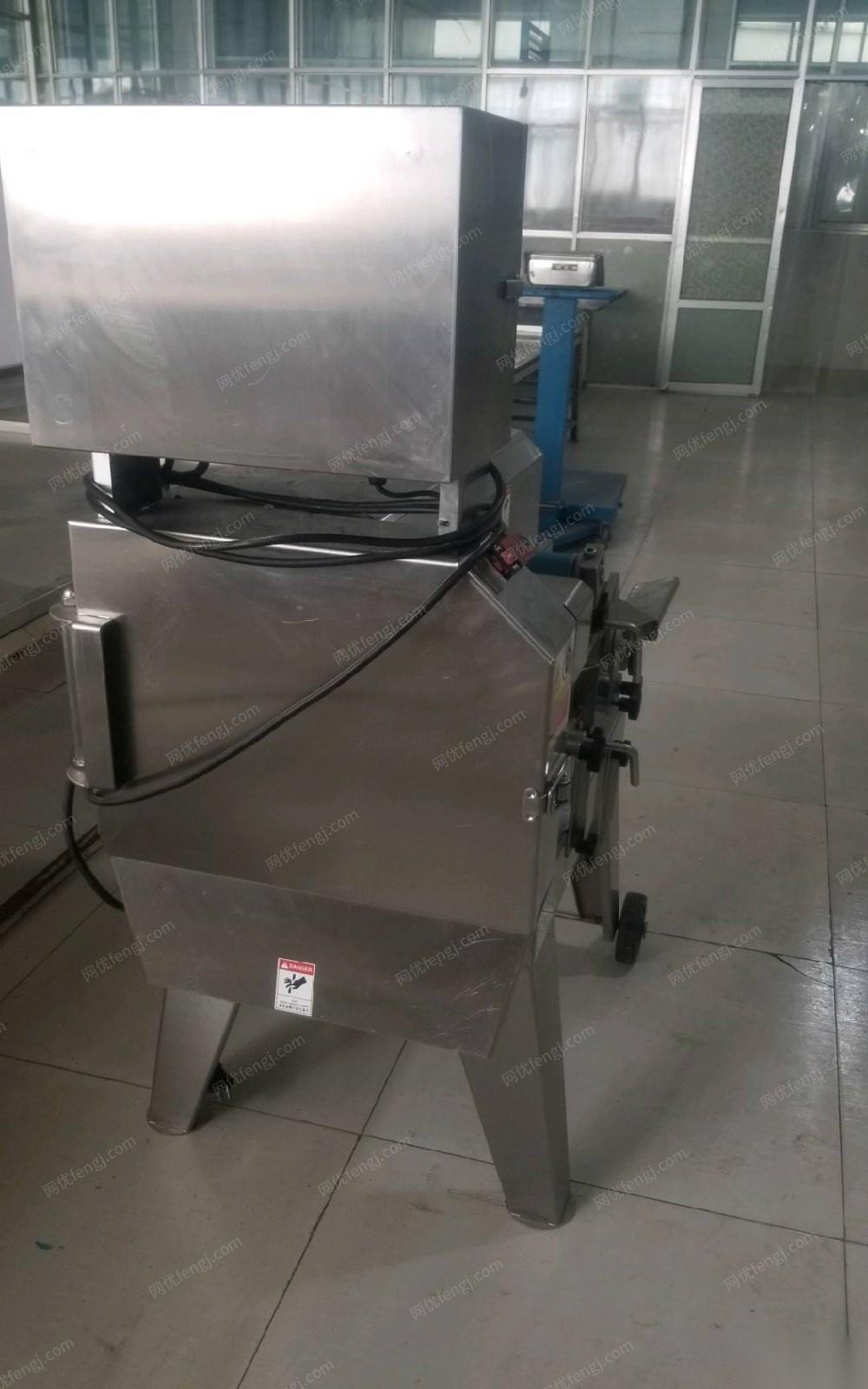 青海西宁出售台湾台乙切菜机，进口设备 15000元