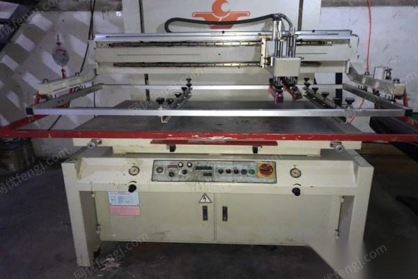 云南昆明便宜出售丝网印刷机，正在使用设备10000元