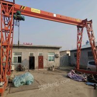山东济宁因换厂房出售九成新5吨重龙门吊 2万元