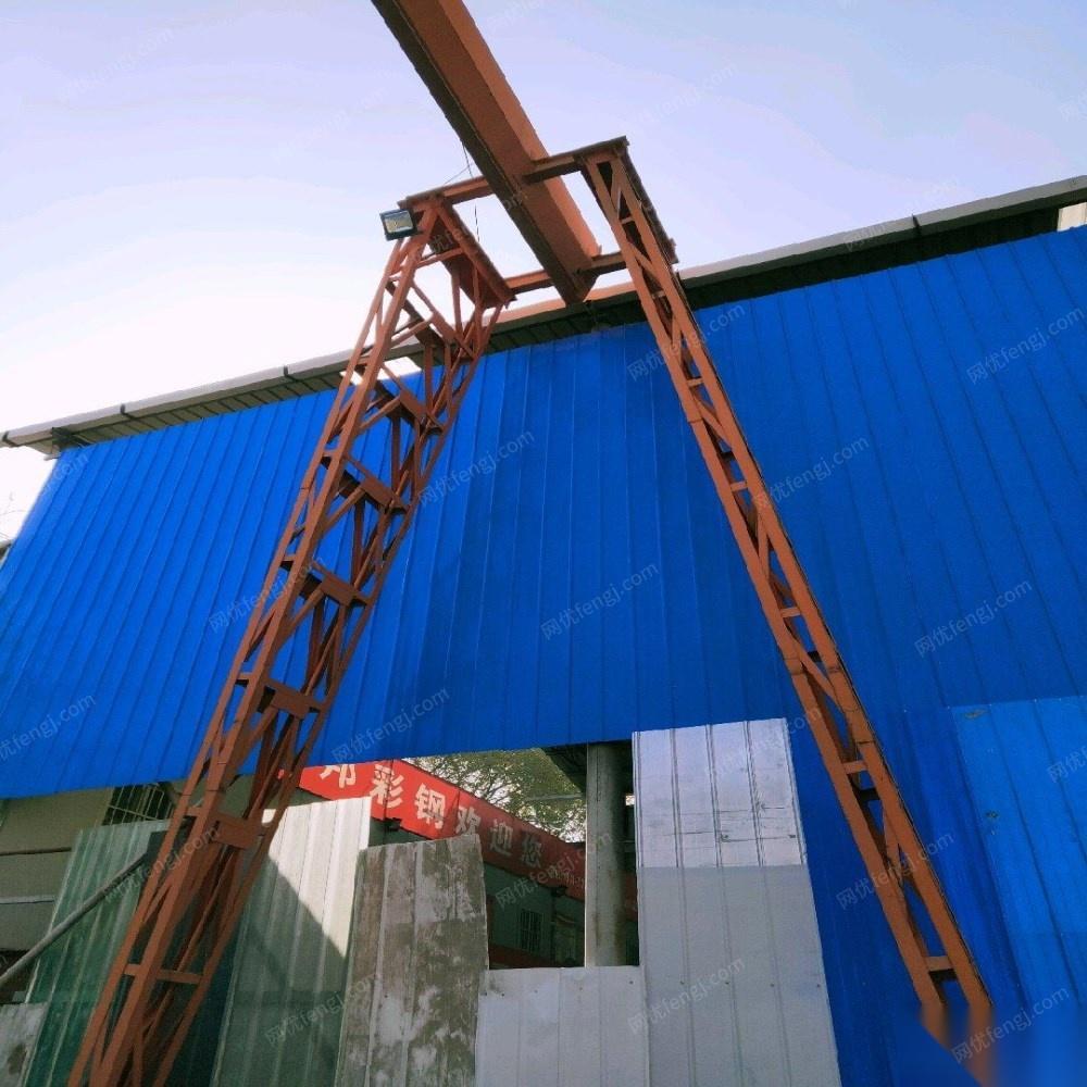 甘肃兰州二手龙门吊两台，5吨/10吨各一台。打包价10万元  打包卖.