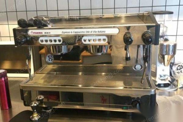 青海西宁在位出售二手2017年意大利飞马双头半自动咖啡机一台 10000元
