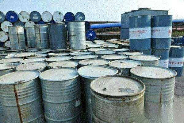 重庆周边回收出售铁桶吨桶胶桶油桶