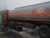 厂家出售12/14年东风多利卡货车2台。宏泰29.7立方运输罐车1台。有图片