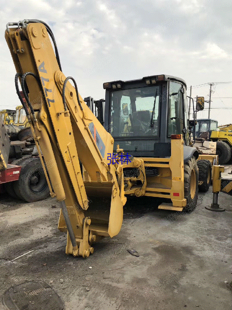 市场库存8台柳工777A出口库存挖掘装载机