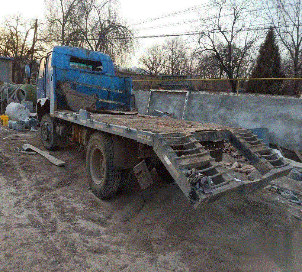 挖机拖板车出售