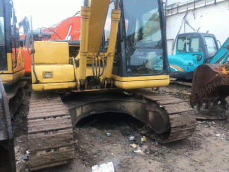 出售1台小松120-6二手挖掘机323000元