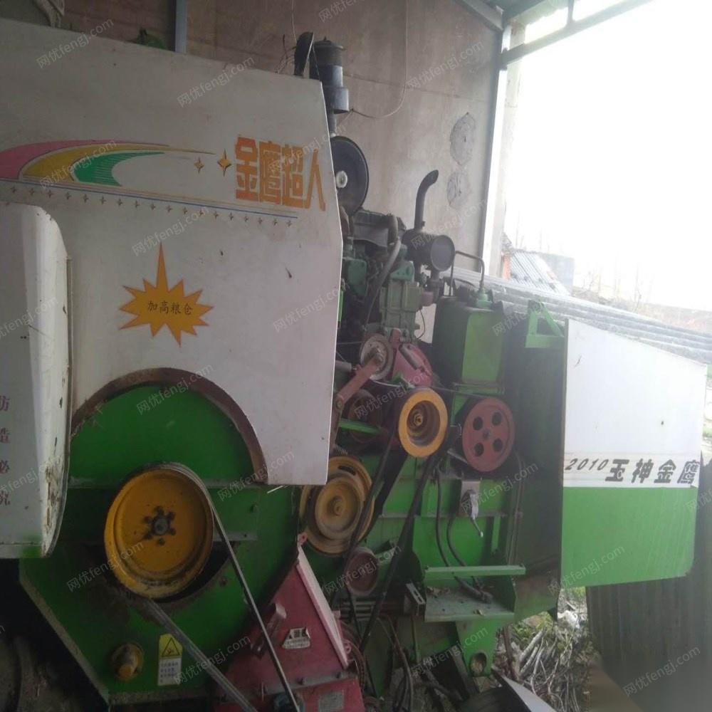 大型小麦玉米收割机（湖北襄阳） 25100元出售