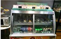 蛋糕坊出售九成新制冰机，水吧设备，面包柜，烤炉等 5000元