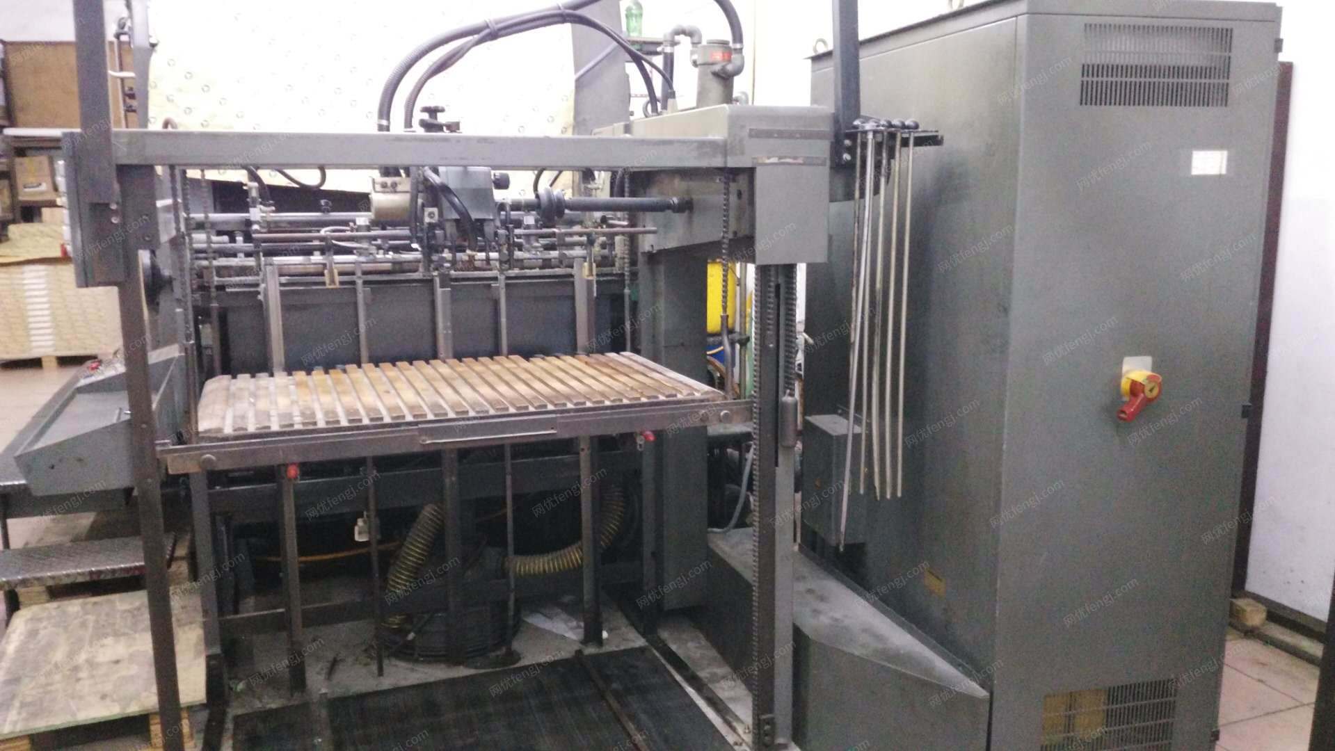 印刷厂转让在用富士胶印机,切纸机.覆膜机.海德堡102,1+1/2+0双色印刷机一批,有图片