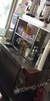 因店铺无人看管，湖北仙桃出售九五成新冰淇淋机和制冰机，水吧台，冰箱全套奶茶设备 15000元