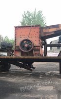 安徽宿州中型移动碎石机设备出售.1米4大机口，5吨以上胃料筛，1米宽出料袋.20万左右