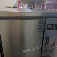 河北唐山烤箱，烘焙电器9成新 9900元　二层烤箱，醒发箱，和面机，冷鲜柜，双温操作台