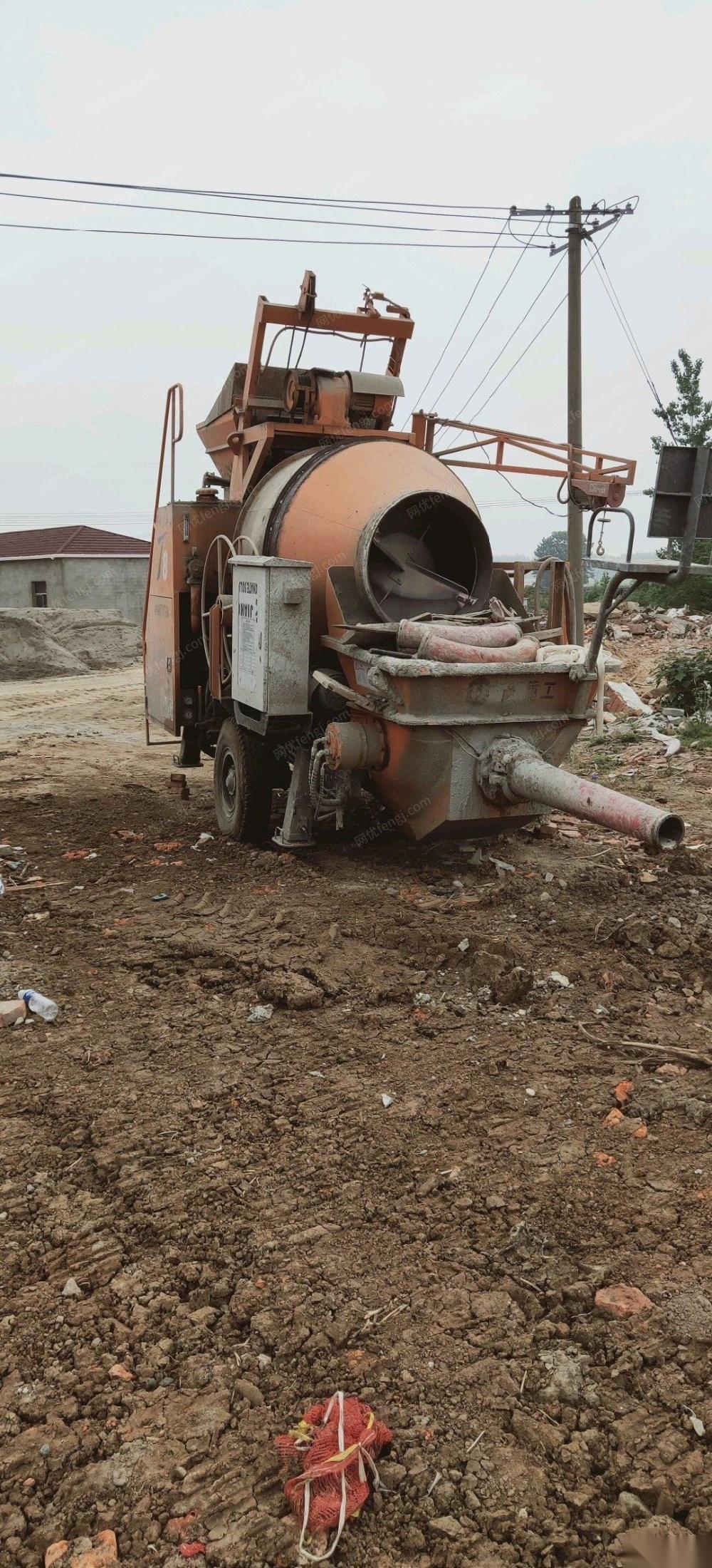 安徽合肥出售二手18年闲置搅拌拖泵一套 7万元 带泵管100米左右