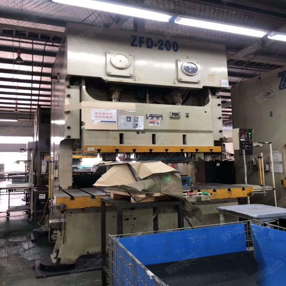 江苏苏州工厂在位处理10台200t双轴气动冲床