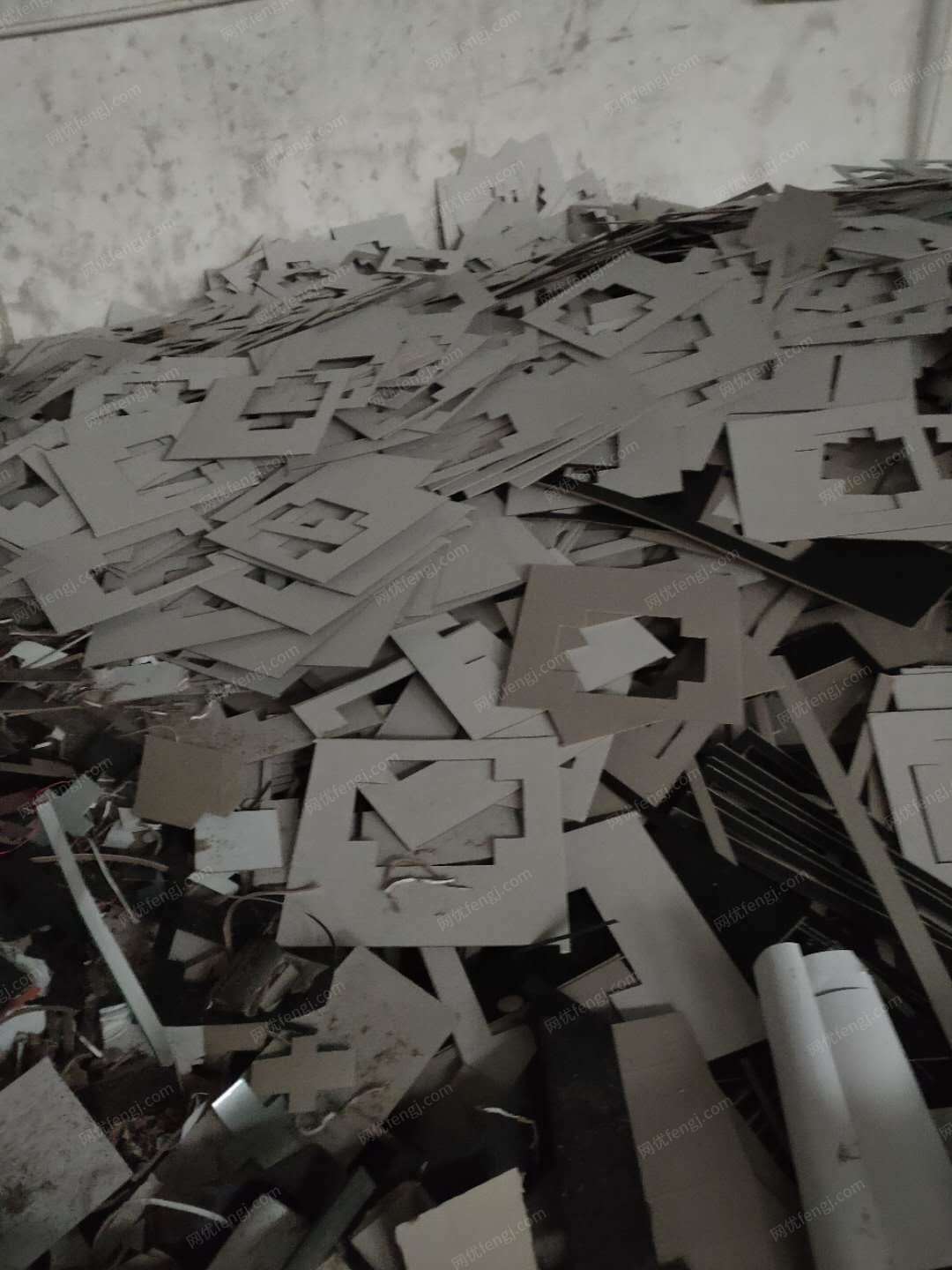 广东中山纸品包装厂出售灰板纸每月4吨，无库存。限中山市客户报价需自提。价高者得。