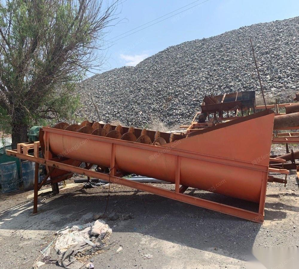 新疆石河子出售中型全套筛砂石料设备 130000元　这套设备买回来基本没用 公家不让生产了