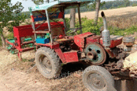 江苏徐州出售正在使用的四轮拖拉机带大豆播种机 5600元