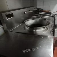 西藏山南9.5成新厨房全套设备低价出售 12000元