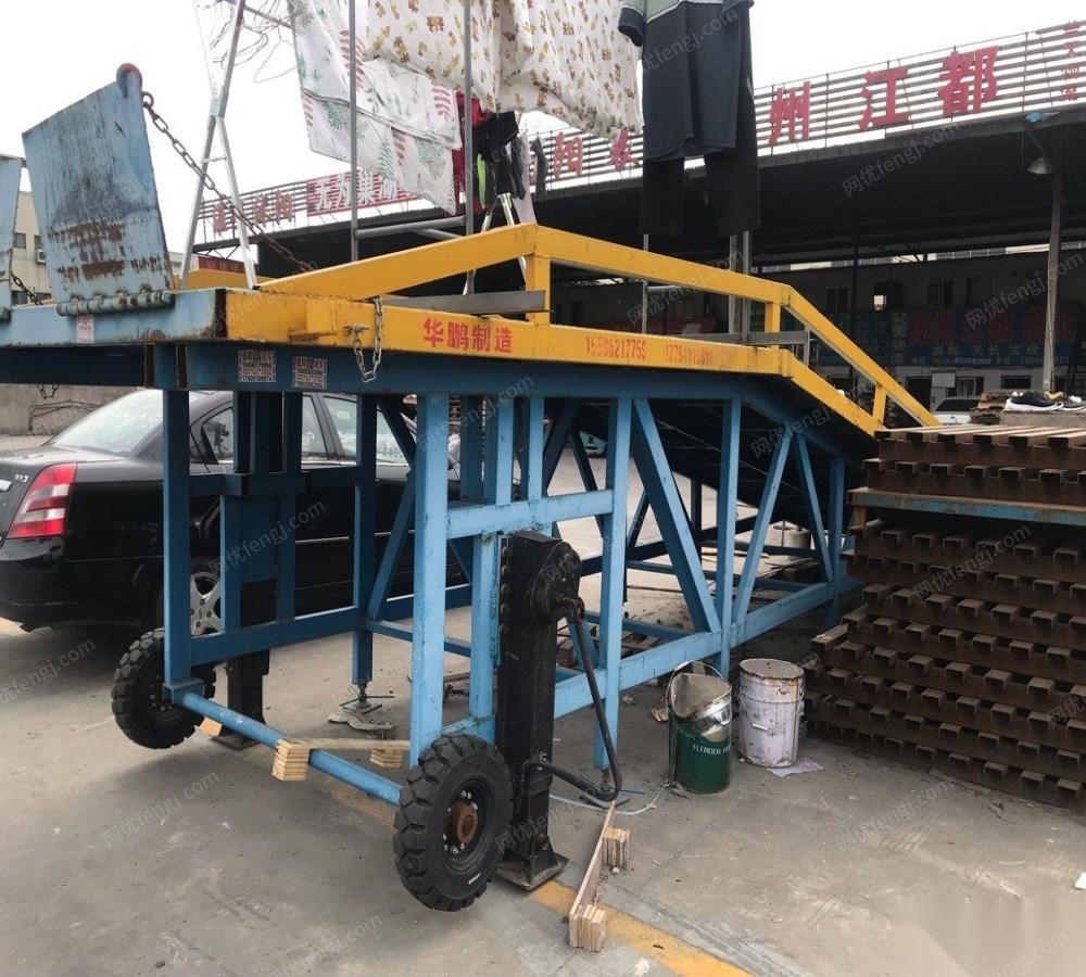 安徽滁州低价出售二手蹬车桥爬车梯装卸货2台15000元/台
