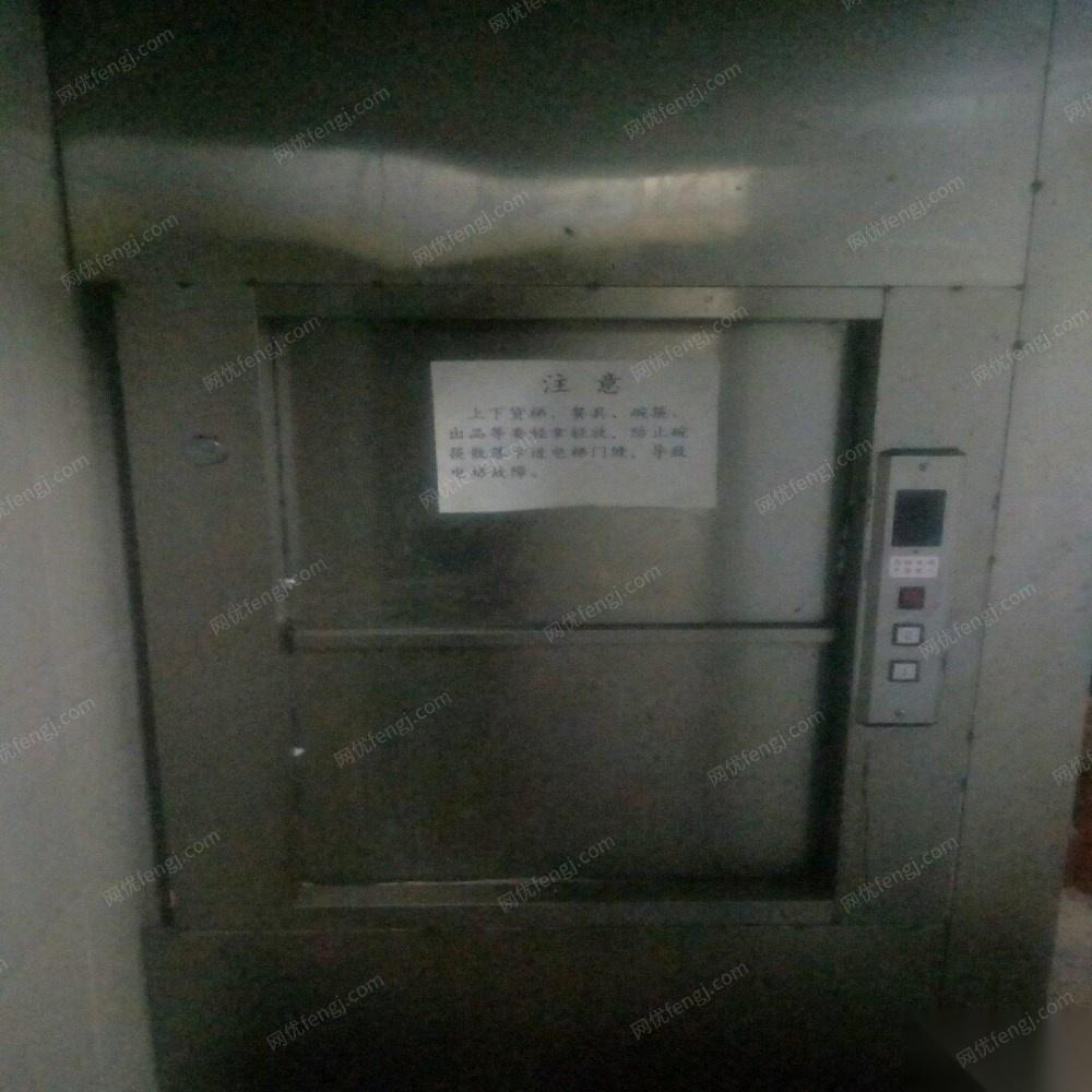 湖南长沙瑞三电梯(传菜用)出价就卖 高7米，长宽各1米