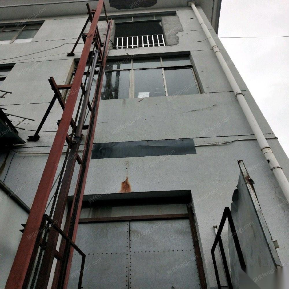 浙江杭州出售二手9成新货梯一台 承重500公斤 0.88万元