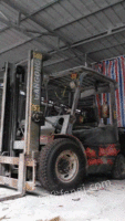 湖北咸宁工厂设备便宜处理 12000元　2吨叉车一台　　小型货车一两　叉车一台